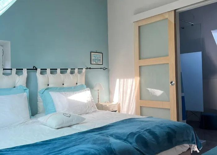 Au Domaine De Sophie D'hotes Manche Bed & Breakfast 3*